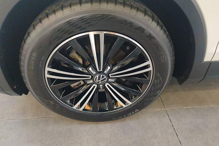 Used Volkswagen Tiguan L 2021 330TSI Automatic Two-Wheel Drive Smart Edition
