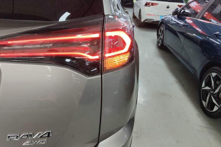 Used Toyota RAV4 2018 2.5L Automatic 4x4 Elite i Edition
