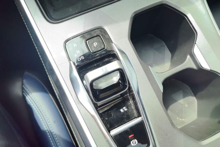 Used GAC Trumpchi GS3 2023 Shadow Speed 270T Dynamic Intelligence Edition Gear Lever