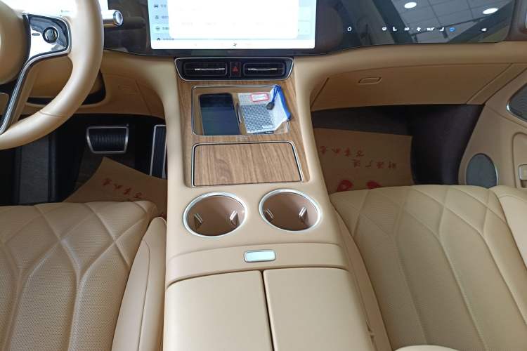 Used Hima AITO M8 2025 Extended-Range Max+ Version 53.4 kWh 5-Seater Edition Gear Lever