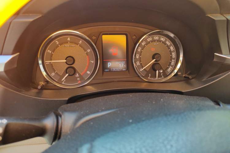 Used Toyota Corolla 2014 1.6L CVT GL-i Odometer Close Up