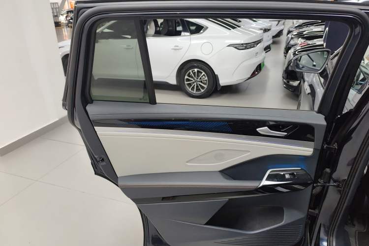 Used Volkswagen ID.6 CROZZ 2022 Long-Range PRO Edition