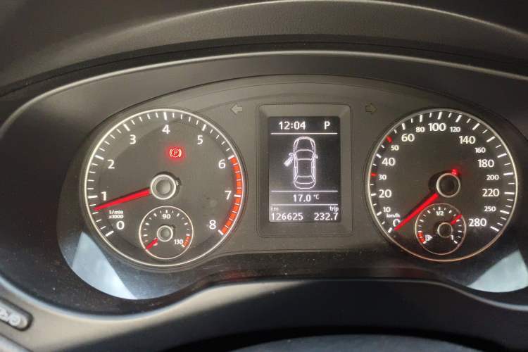 Used Volkswagen Sagitar 2012 1.4TSI Automatic Luxury Edition Instrument Cluster