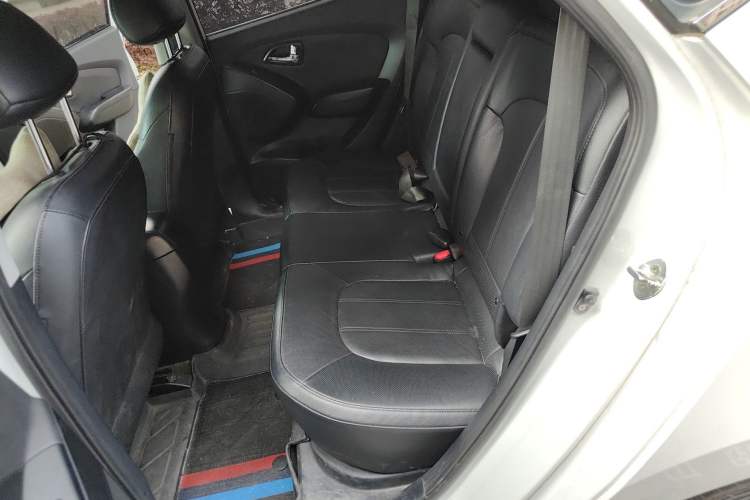 Used Hyundai ix35 2013 2.0L Automatic Two-Wheel Drive Smart GLS China IV Standard