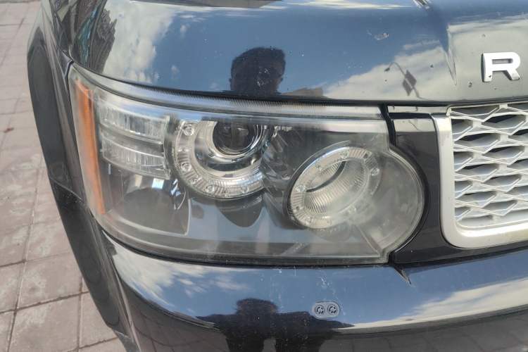 Used Land Rover Range Sport 2011 3.0 TDV6 Diesel Version Right Front Headlight