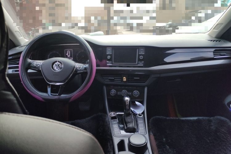 Used Volkswagen Bora 2019 Revised Version 1.5L Automatic Elite Edition China V Standard Center Console