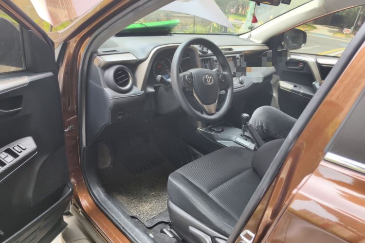 Used Toyota RAV4 2015 2.0L CVT Two-Wheel Drive Fashion Edition