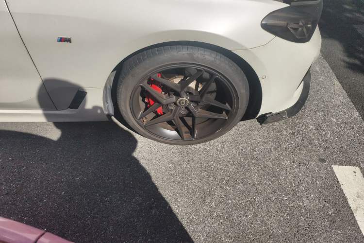 Used BMW 6 Series GT 2022 630i M Sport Grand Touring Edition Right Front Wheel Hub