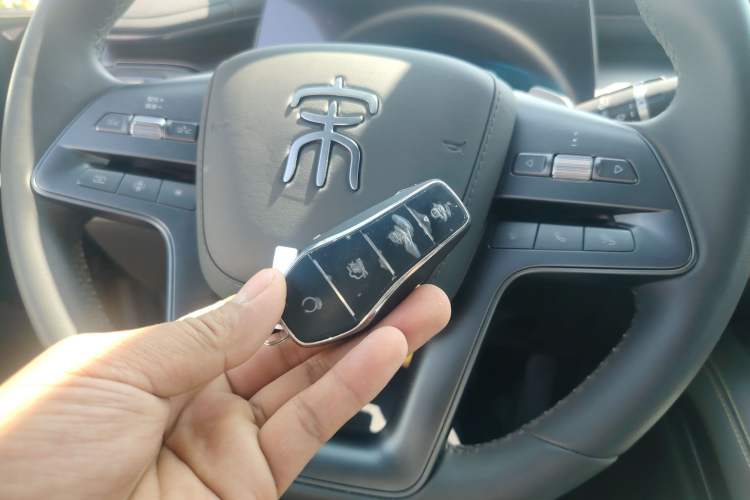 Used BYD Song L EV 2025 Intelligent Driving Version 602 km Range LiDAR-equipped All-Wheel-Drive Type
