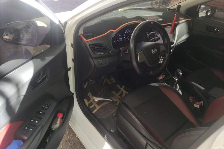 Used Hyundai Verna (new generation) 2016 1.4L Manual Cool Edition GLS Driver Seat