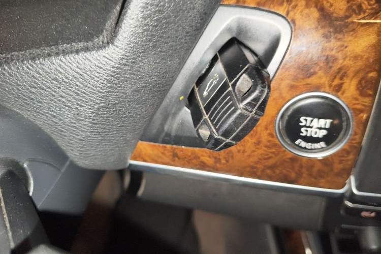 Used BMW X5 2011 xDrive35i Leading Model Vehicle Key