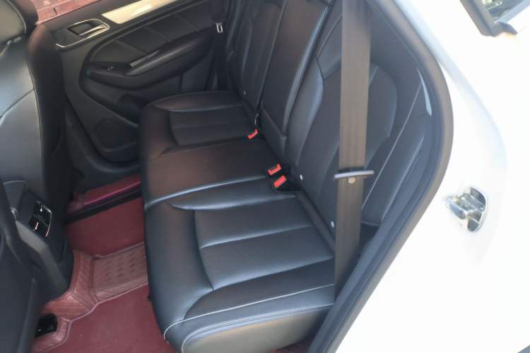 Used Roewe RX5 2016 20T Two-Wheel Drive Automatic Internet Smart Edition
