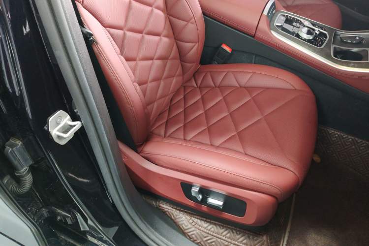 Used BMW X5 2023 xDrive 30Li Luxury M Sport Night Edition Package
