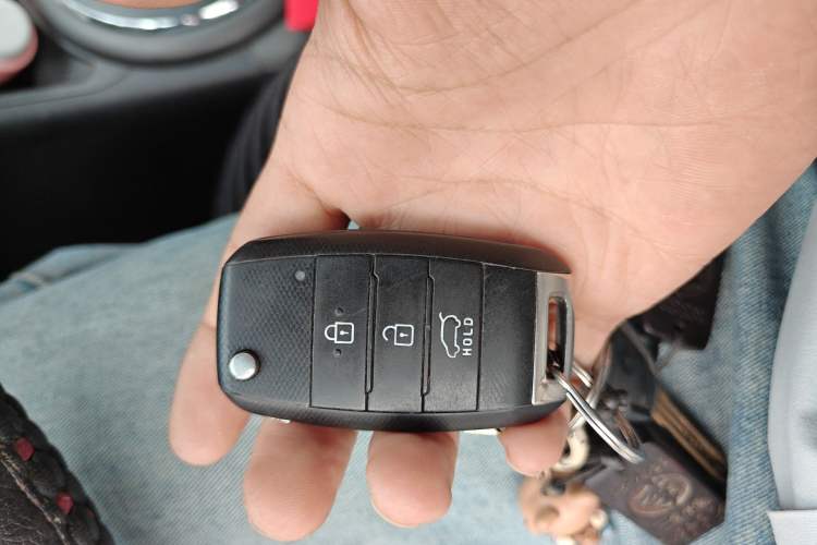 Used Kia Sportage R 2015 2.0L Manual Two-Wheel Drive GL Model Vehicle Key