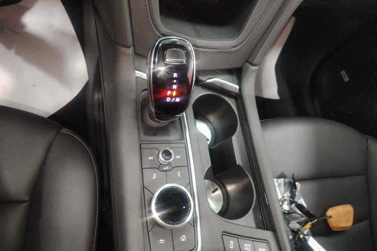 Used Cadillac XT5 2024 2.0T Two-Wheel Drive Fashion Edition Gear Lever