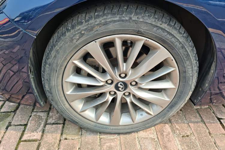 Used Infiniti Q50L 2018 2.0T Enjoyment Version China V Standard Left Front Wheel Hub