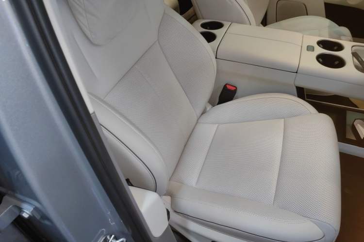 Used Li Auto i8 2025 Model Standard Version
