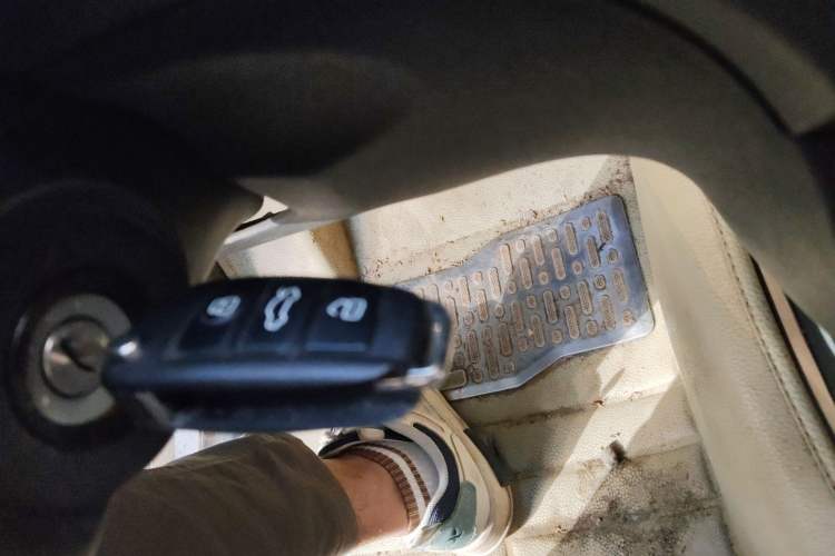 Used Dongfeng Fengon 330 2014 1.5L Manual Utility Version DK15 Vehicle Key