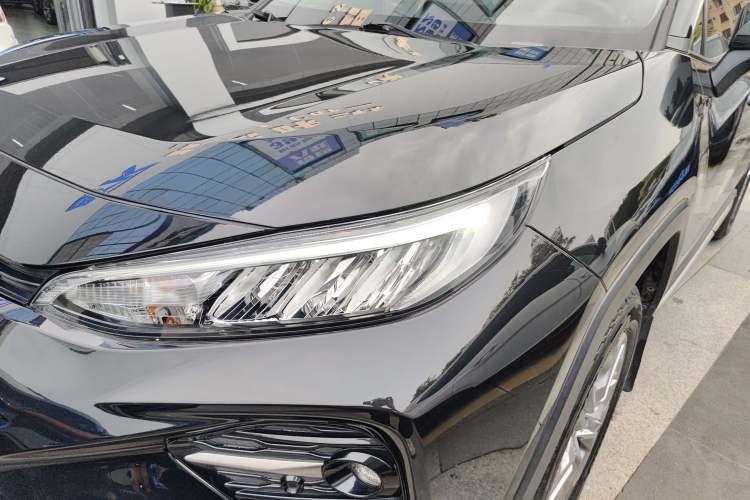 Used Toyota Wildlander 2021 2.0L CVT 4x4 Luxury Edition Left Front Headlight