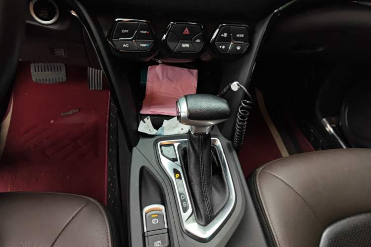 Used GAC Trumpchi GS4 2016 235T G-DCT Elite Edition Gear Lever