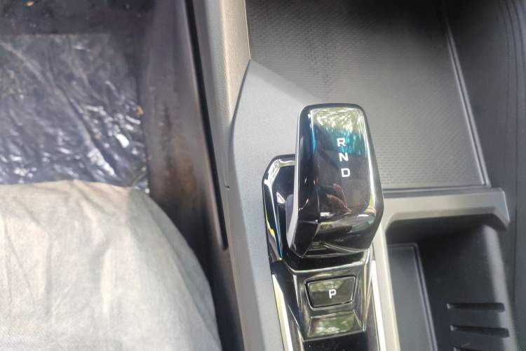 Used Geely Auto Binray 2024 Binrui COOL 1.5T DCT Longteng Edition Gear Lever