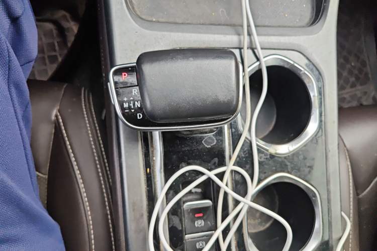 Used BAW Ruisheng Ace M7 2023 2.0L Automatic Long-wheelbase Business Version 7 Seats Gear Lever