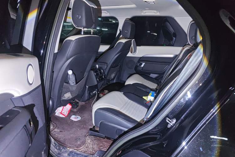 Used Land Rover Discovery 2023 Revised Version 360 PS R-Dynamic S