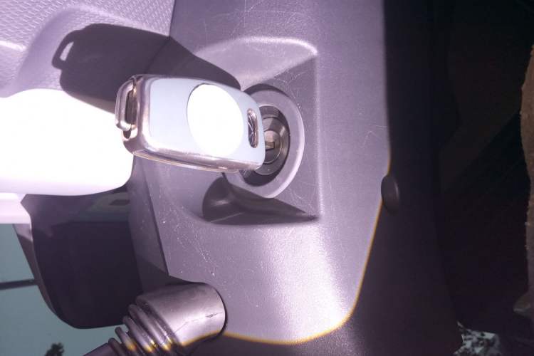 Used Chery QQ Ice Cream 2022 170km Sundae Phosphate Lithium-Ion Vehicle Key