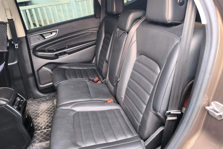 Used Ford Edge 2018 EcoBoost 245 Two-Wheel-Drive Titanium 7-Seater China V Standard
