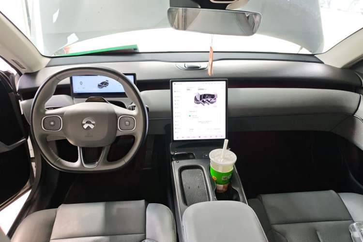 Used Nio ET5 2022 75 kWh Center Console