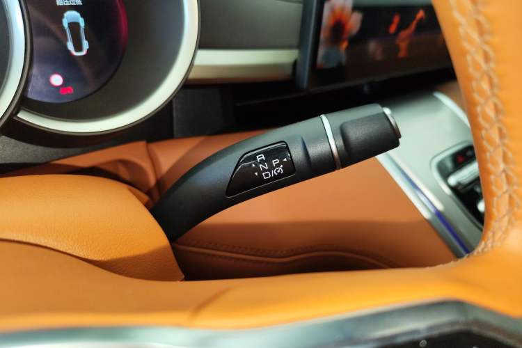 Used ORA Lightning Cat 2022 555 km Luxury Edition
