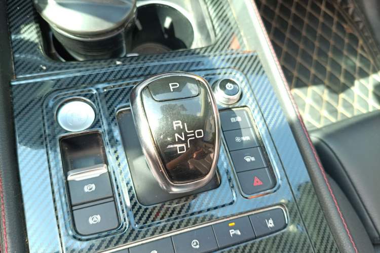 Used BYD Tang New Energy 2019 DM 2.0T All-Wheel Drive Connected Leading Model 7 Seats China VI Standard