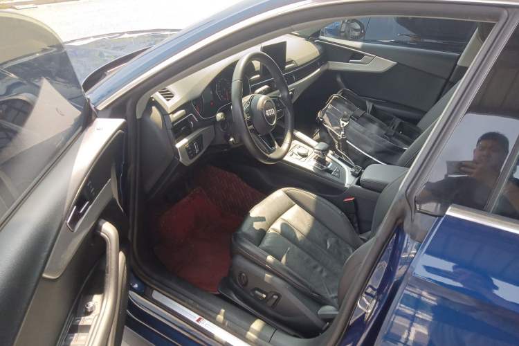 Used Audi A5 2017 Sportback 40 TFSI Fashion Model Driver Seat