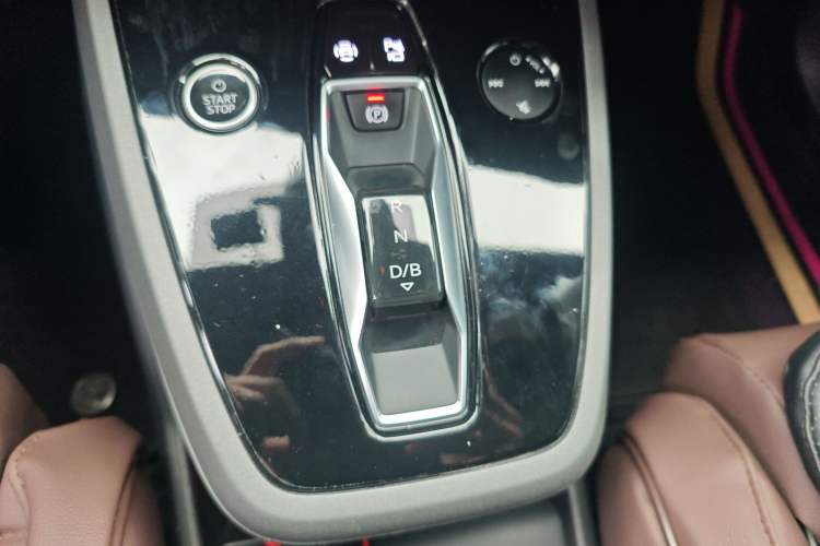 Used Audi Q5 e-tron 2022 40 e-tron Starlight Edition Mech Kit