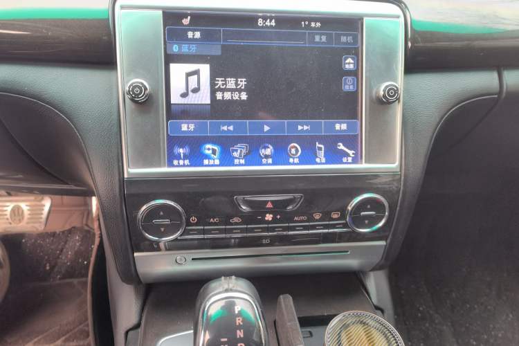 Used Maserati President 2013 3.0T Standard Model Audio And AC Panel