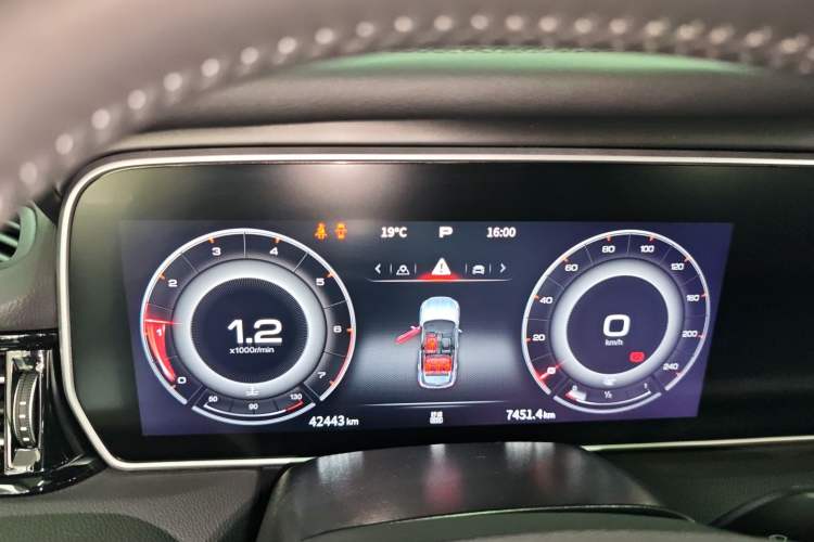 Used Hongqi HS5 2022 Facelifted Version 2.0T Smart Connect Flagship All-Wheel-Drive Edition
