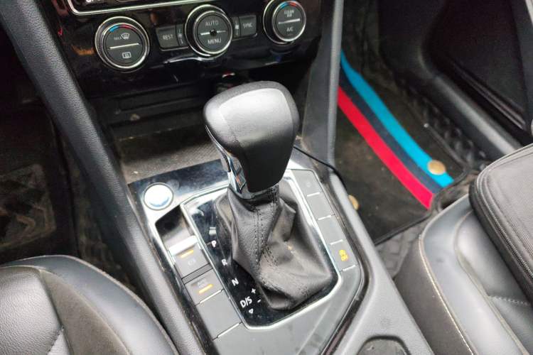 Used Volkswagen Tiguan L 2020 330TSI Automatic Two-Wheel Drive Panoramic Comfort Edition China VI Standard
