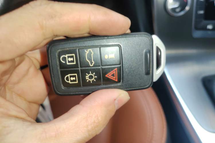 Used Volvo V60 2015 T5 Zhiya Edition
