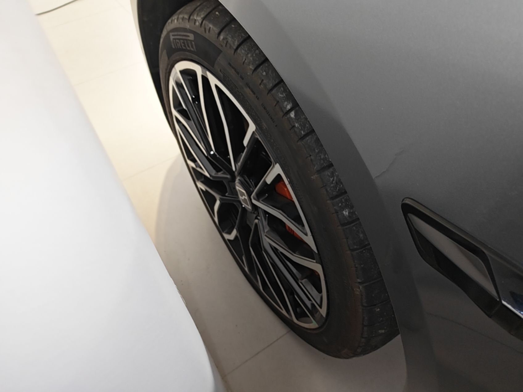 Zeekr 001 2025 YOU Edition 100 kWh All-Wheel Drive — снимка 10