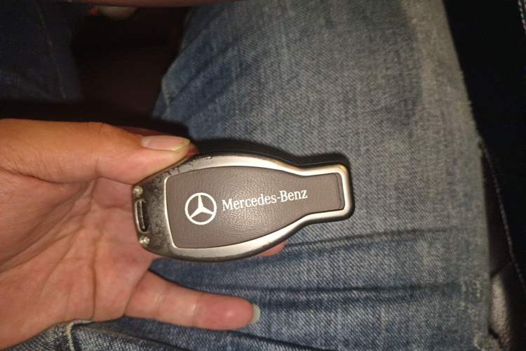 Used Mercedes-Benz GLC 2019 Facelift GLC 260 L 4MATIC Luxury Model Vehicle Key