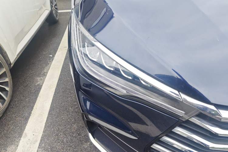 Used BYD Song MAX 2021 Upgraded Model 1.5T Automatic Flagship 7-Seater Right Front Headlight