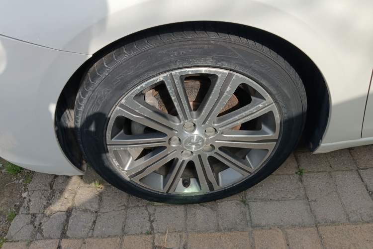 Used Peugeot 408 2016 1.6T Automatic Luxury Edition Left Front Wheel Hub