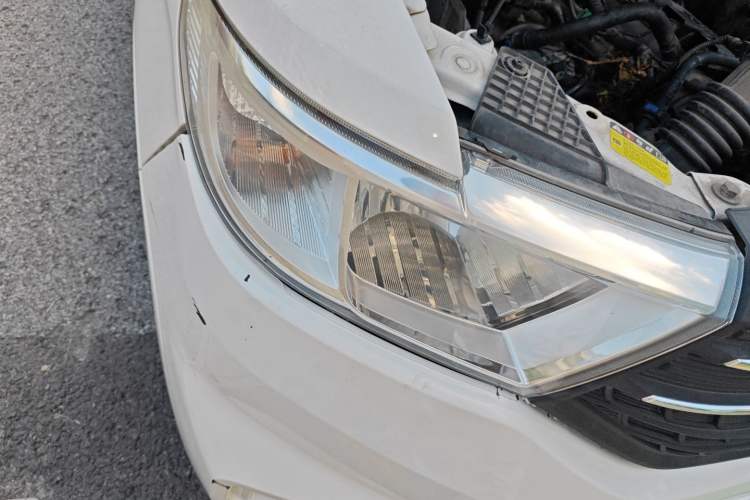 Used Wuling Hongguang V 2019 1.5L Enjoyment Version China VI LAR Right Front Headlight