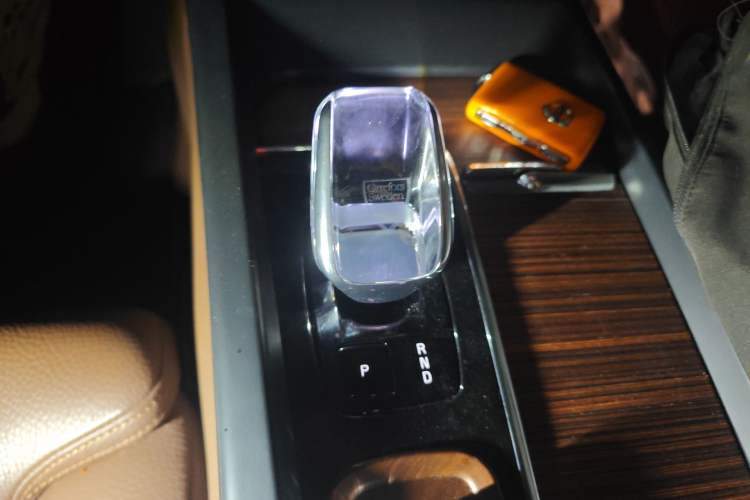 Used Volvo XC60 2024 B5 4x4 Smart Luxury Edition Gear Lever