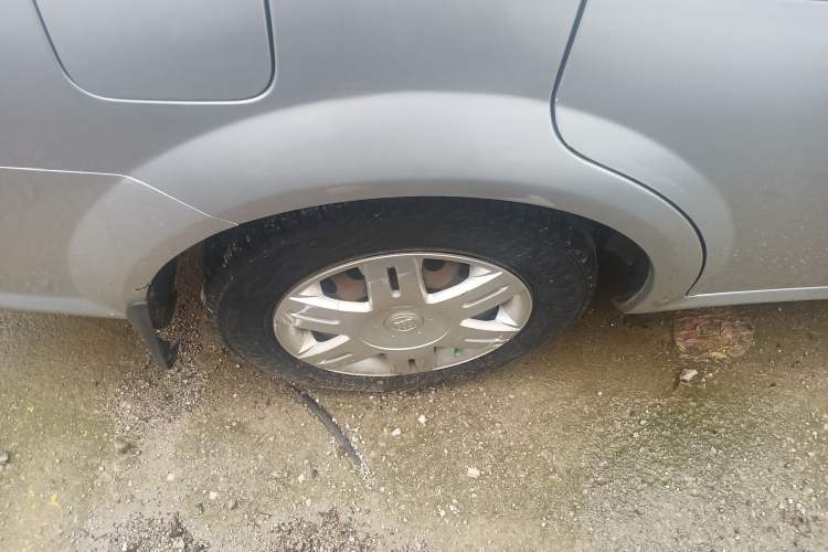 Used Buick Excelle 2013 1.5L Automatic Classic Model Right Rear Wheel Hub
