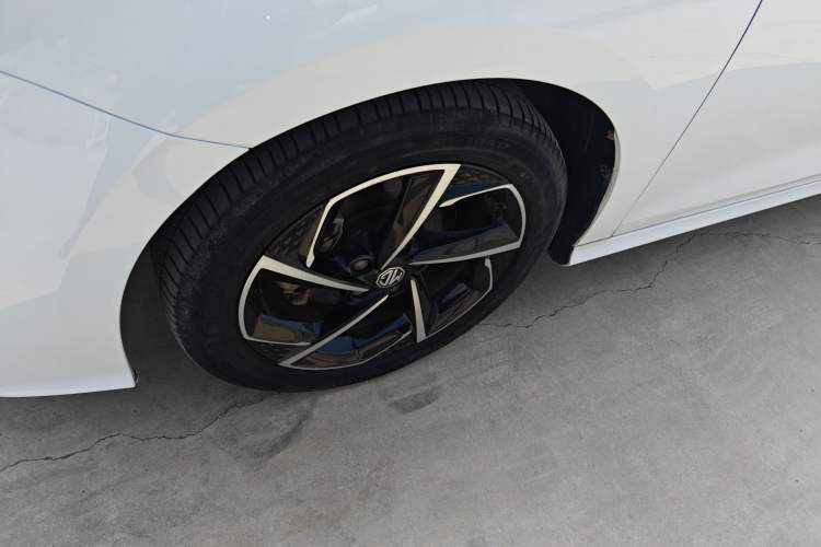 Used MG 5 2021 Revised 300TGI DCT Qingshè Luxurious Enjoyment Edition
