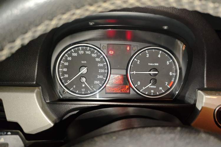 Used BMW 3 Series 2012 320i Luxury Edition
