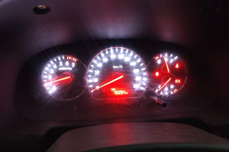 Used CHANGAN Alsvin V3 2012 1.3L Manual Luxury Version China IV Standard
