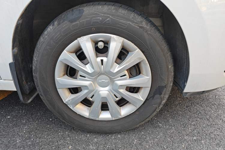 Used Chevrolet Lova RV 2016 1.5L Automatic Comfort Edition Right Front Wheel Hub