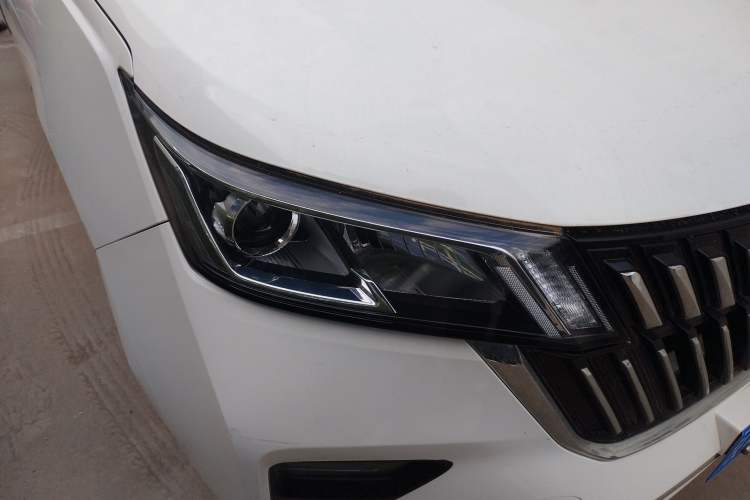 Used Wuling Jiachen 2022 1.5T CVT Smart Luxury Version Right Front Headlight